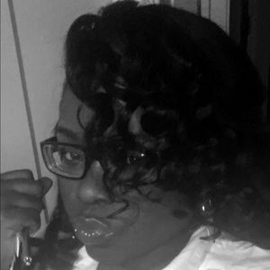 Meet your Posher, Deangela