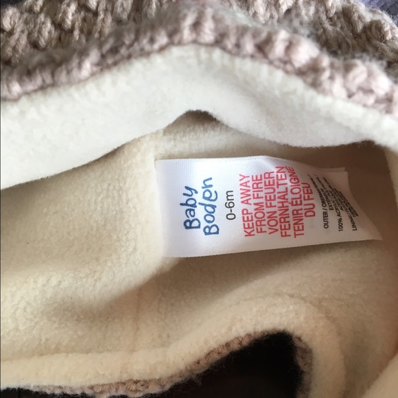 Baby Boden hat & mittens - Picture 2 of 3