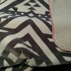 Victoria secret pink sherpa blanket