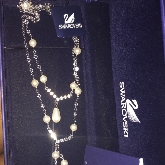Swarovski crystal necklace brand new