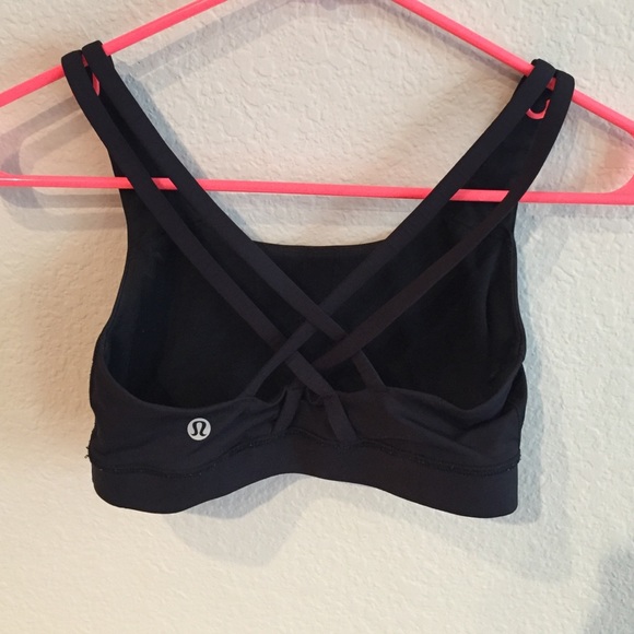 lululemon black sports bra