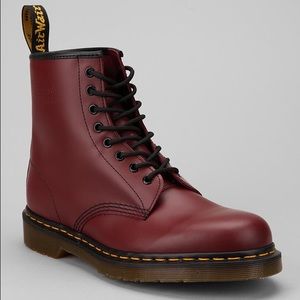 🚨 Flash Sale🚨 NWT Dr Martins Maroon Boots