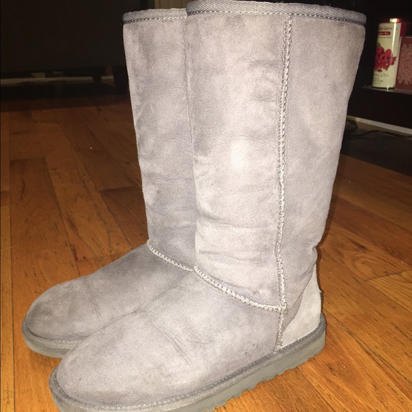 Tall UGG grey size 6