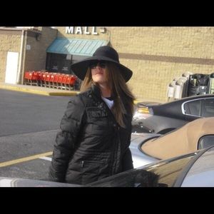 Meet your Posher, Tina