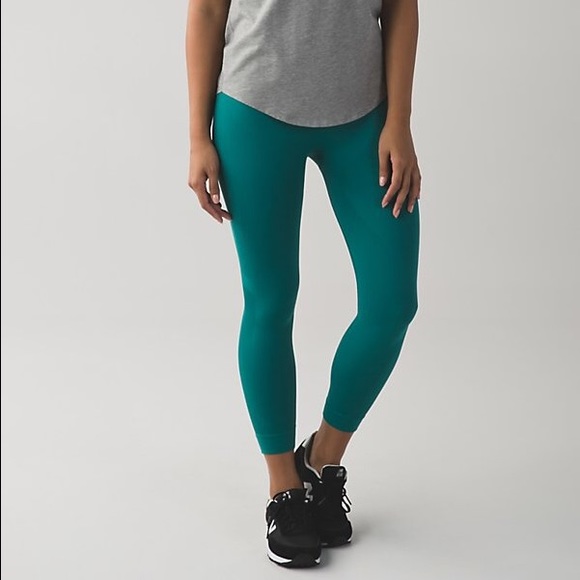 Lululemon zone in crop 6