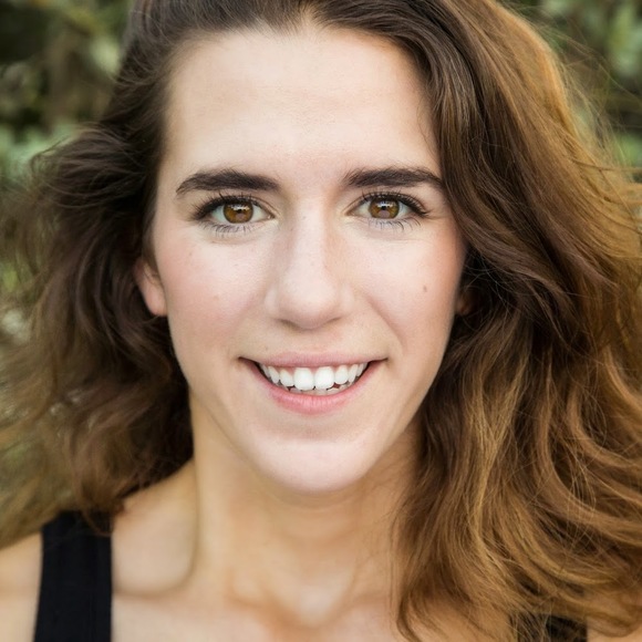 Meet your Posher, Steph - Picture 1 of 1