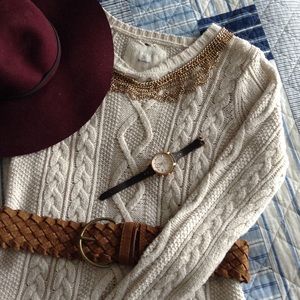 ᎯᏋᖇᎲᏋ Cream Sweater Dress