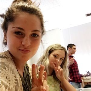 Meet your Posher, Carlina