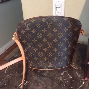 Louis Vuitton shoulder handbag