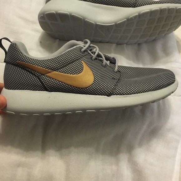 Nike Roshe's