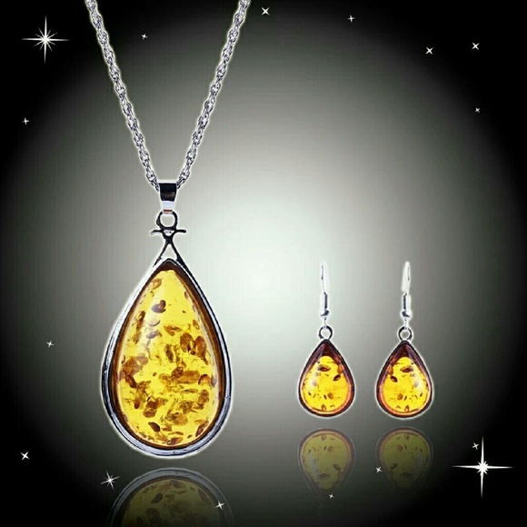 18k White Gold plated Necklace and Earings Set
