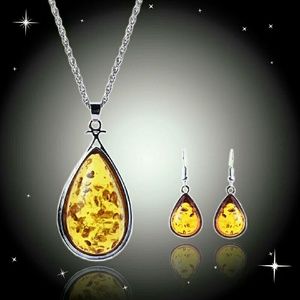 18k White Gold plated Necklace and Earings Set