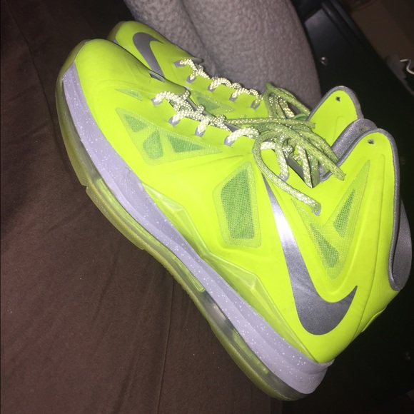 LBJ Volts SZ 11 - Picture 1 of 5
