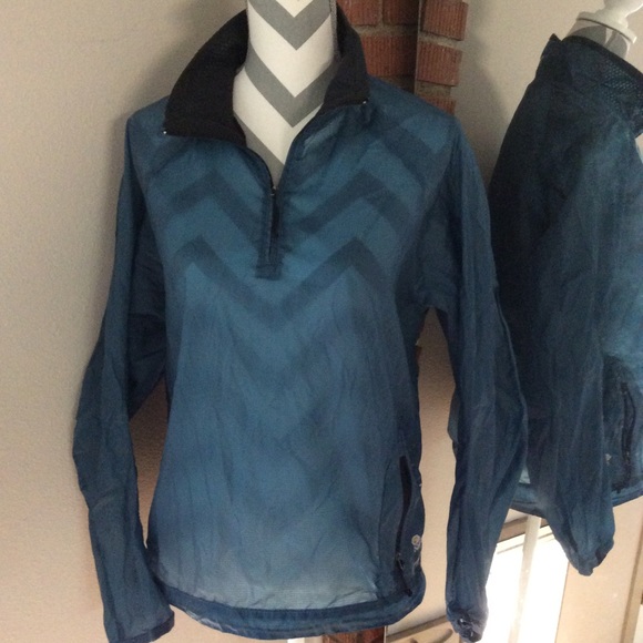 Mountain Hardwear Jackets & Blazers - Mountain Hardwear windbreaker