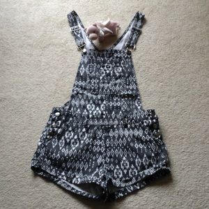 Forever 21 jumpsuit cute spear good condition 💕💕