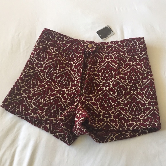 UO JACQUARD CARPET SHORTS
