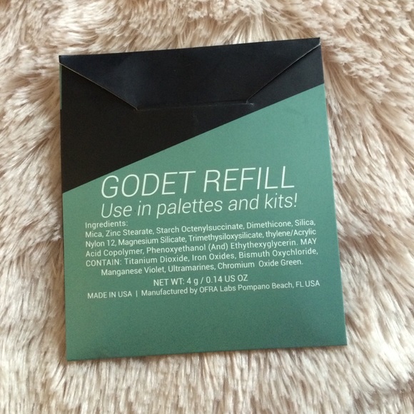 Ofra Banana Powder Godet - Picture 2 of 2