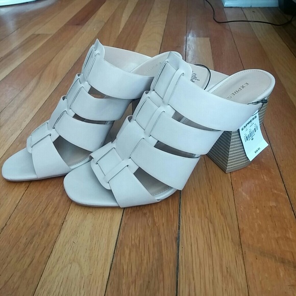 ❌SOLD❌ Express strappy mule sandal, wedge heel (nude) 10 - Picture 2 of 4