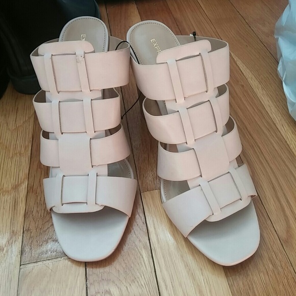 ❌SOLD❌ Express strappy mule sandal, wedge heel (nude) 10 - Picture 3 of 4