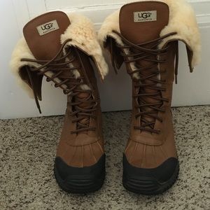 Ugg sheepskin, leather and suede snow boots