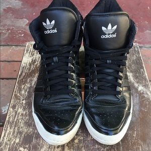 Adidas Originals: Sleek Series