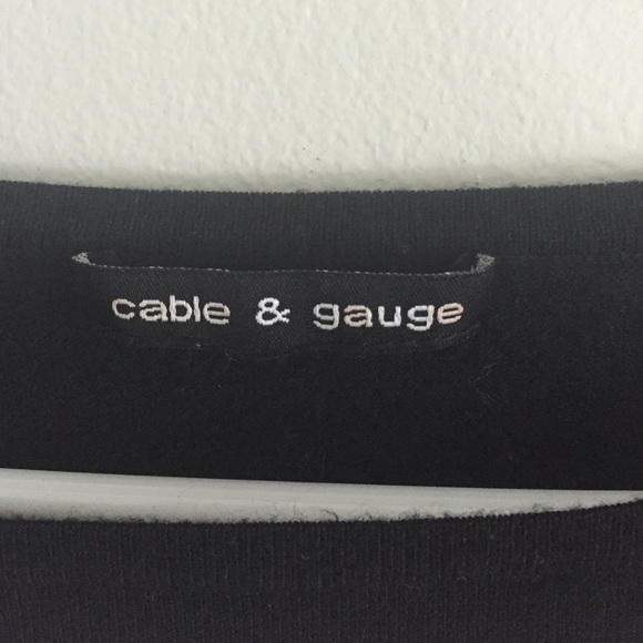 Cable and Gauge short sleeve sweater - Picture 2 of 4