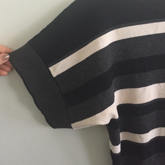 Cable and Gauge short sleeve sweater - Picture 3 of 4