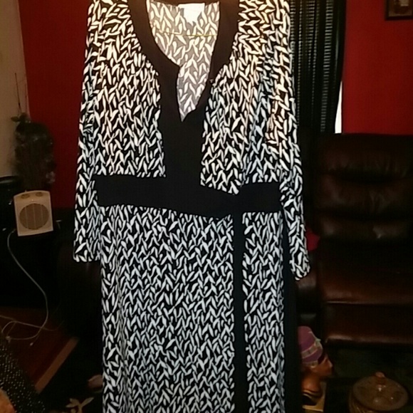 Dress - Picture 2 of 2