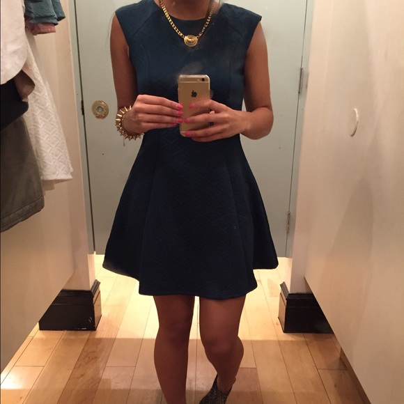 Structured dress - Picture 2 of 3