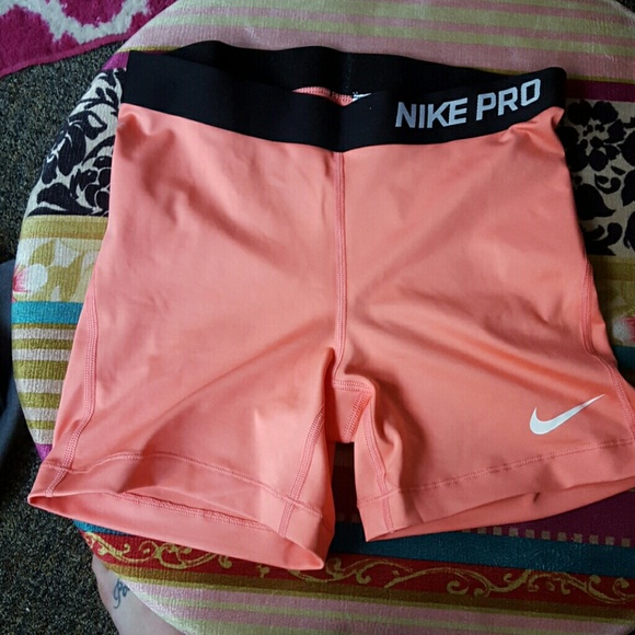 Nike Pros (NWOT)