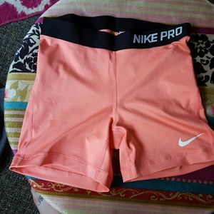Nike Pros (NWOT)
