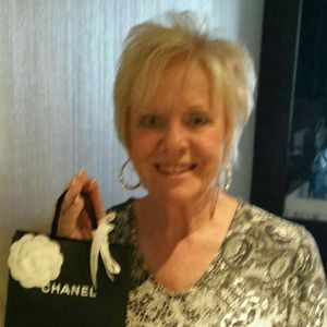 Meet your Posher, Evelyn