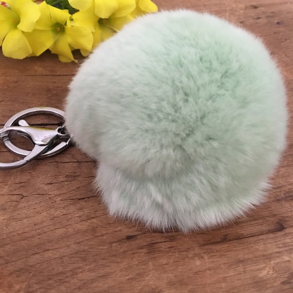 ❌SOLD❌Fur Pom Pom keychain charm - Picture 2 of 4