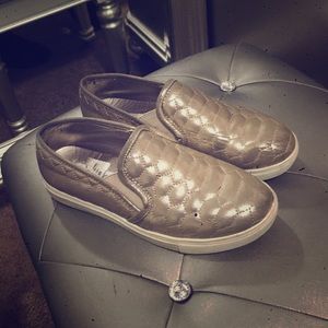 Steve Madden slip ons