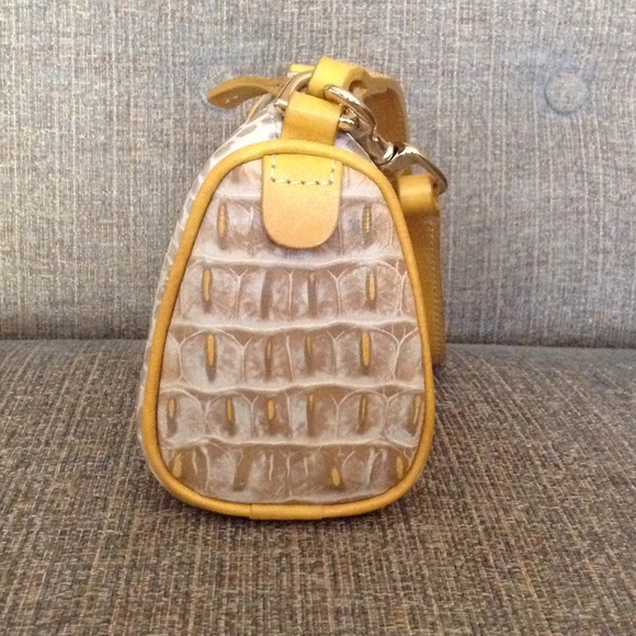 Dooney & Bourke Mini Bag / Wristlet - Picture 3 of 4