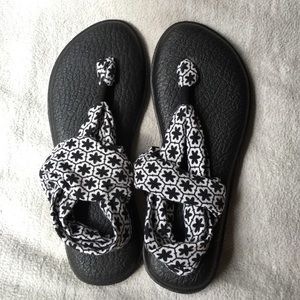 Brand New Sanuk Yoga Slings !!