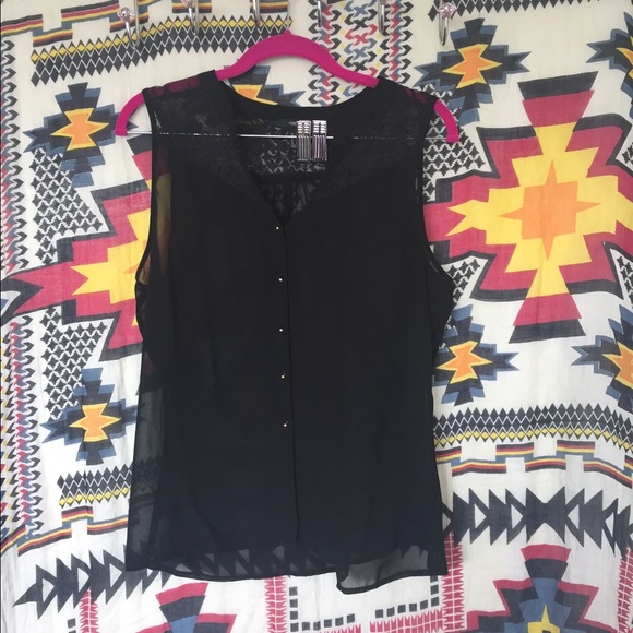 Lace Button Down💄