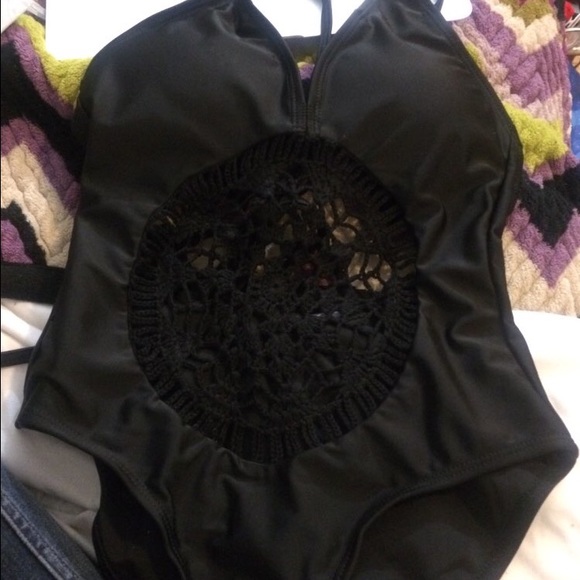 🌺🔥Sale! New. Vince One piece swimsuit boho! - Picture 3 of 4