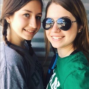 Meet your Posher, Zoe