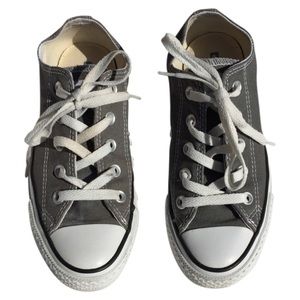 Gently used gray lace up low converse