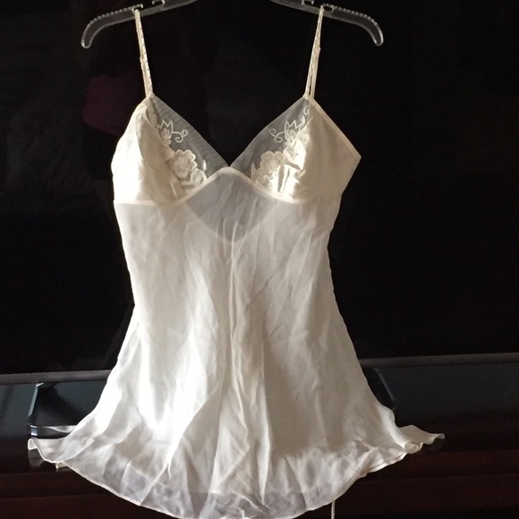 Gorgeous nightie. Never worn.
