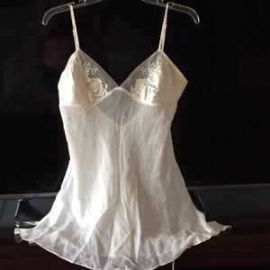 Gorgeous nightie. Never worn.
