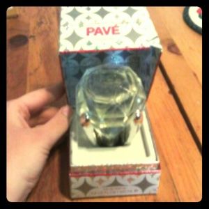 "Pave" perfume