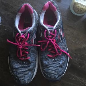 Running shoes