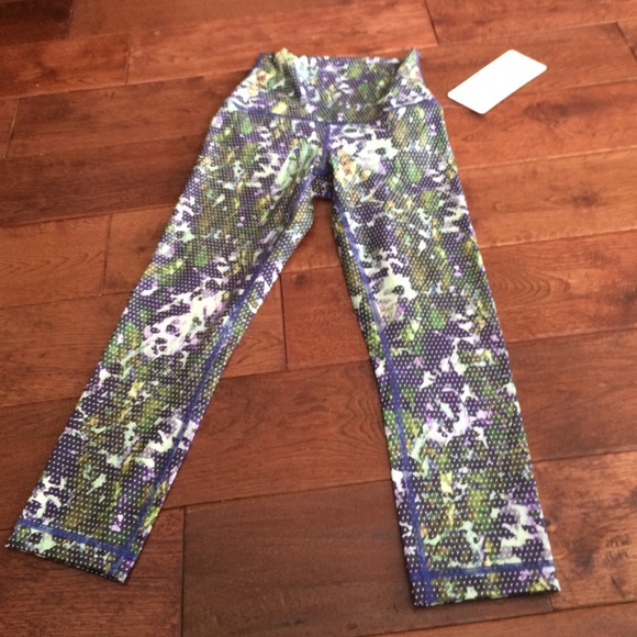 lululemon athletica Pants - NWT Lululemon wunder under crop lululemon athletica Pants - NWT Lululemon wunder under crop