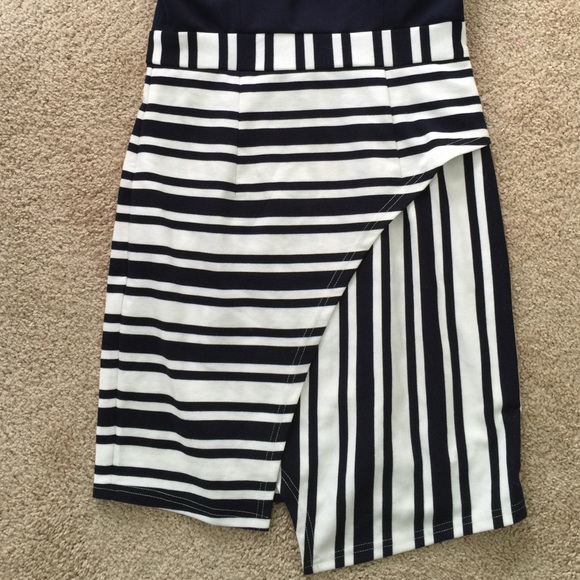 Dress - Picture 3 of 4