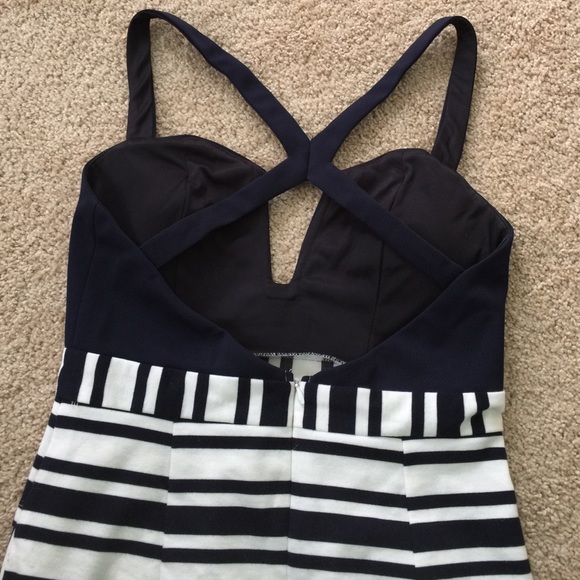 Dress - Picture 4 of 4