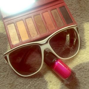 Black and white square sunglasses