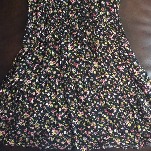 Dress - Picture 3 of 4