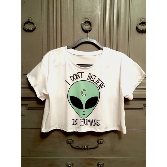 SOLD❗️Last Chance Alien Tee - Picture 2 of 2